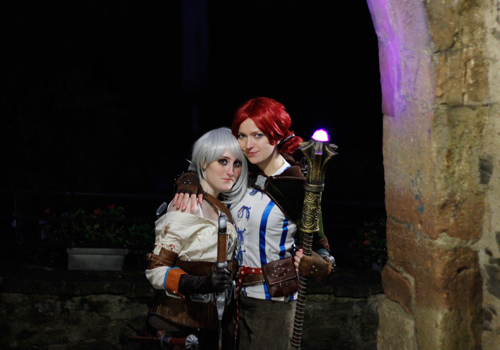 Triss- und Ciri-Cosplay